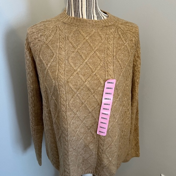 NWT Vince Camuto Sweater Size Small - Picture 1 of 6